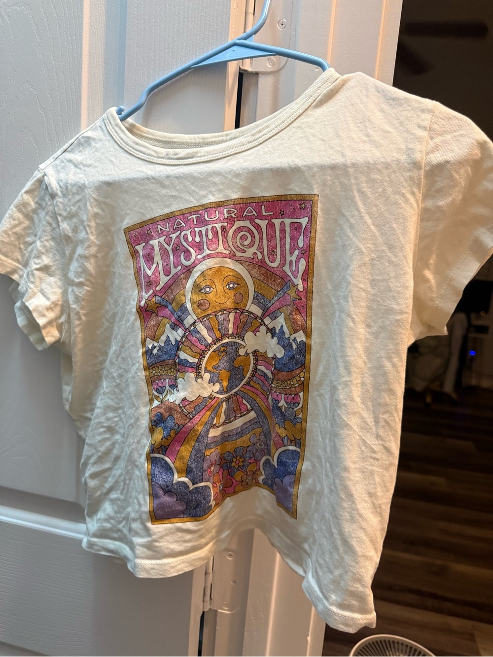 Hollister Cream Tee with Pink, Purple, Yellow & Blue Retro Graphic